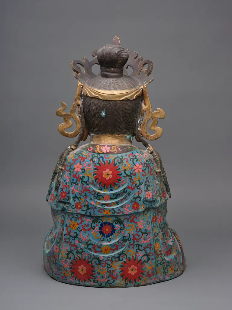 A large Gautama Buddha figure, bronze alloy enamel and gilt, late Qing Dynasty, Image 1++